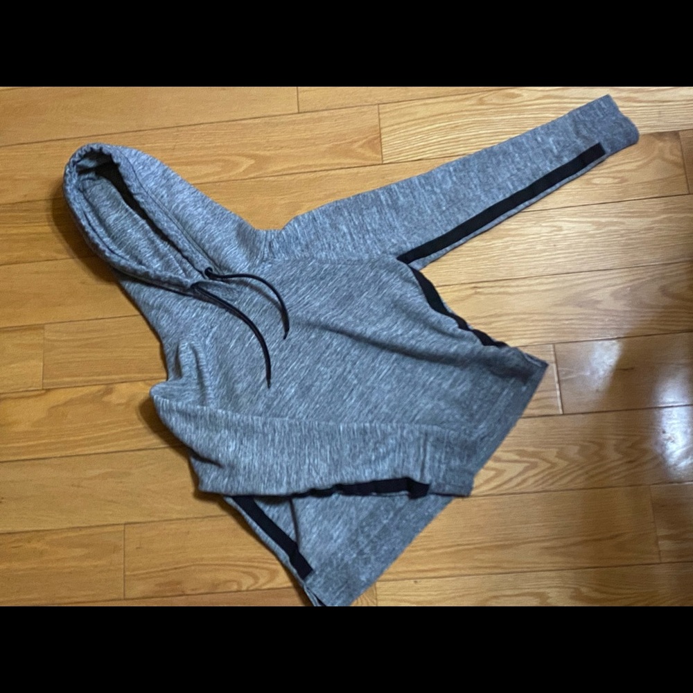 Calvin Klein Cropped Performance Hoodie 🖤